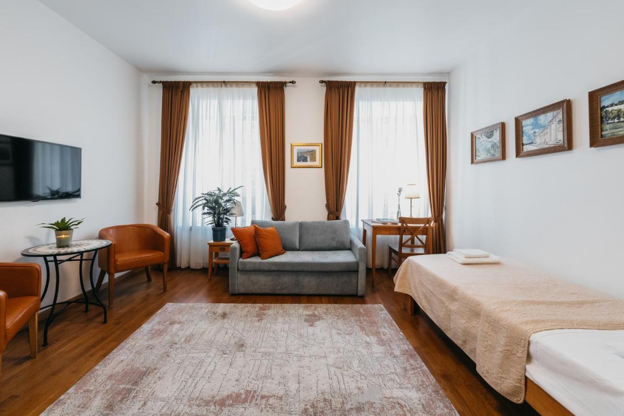 Cathedral Old Town Suites Вильнюс Экстерьер фото