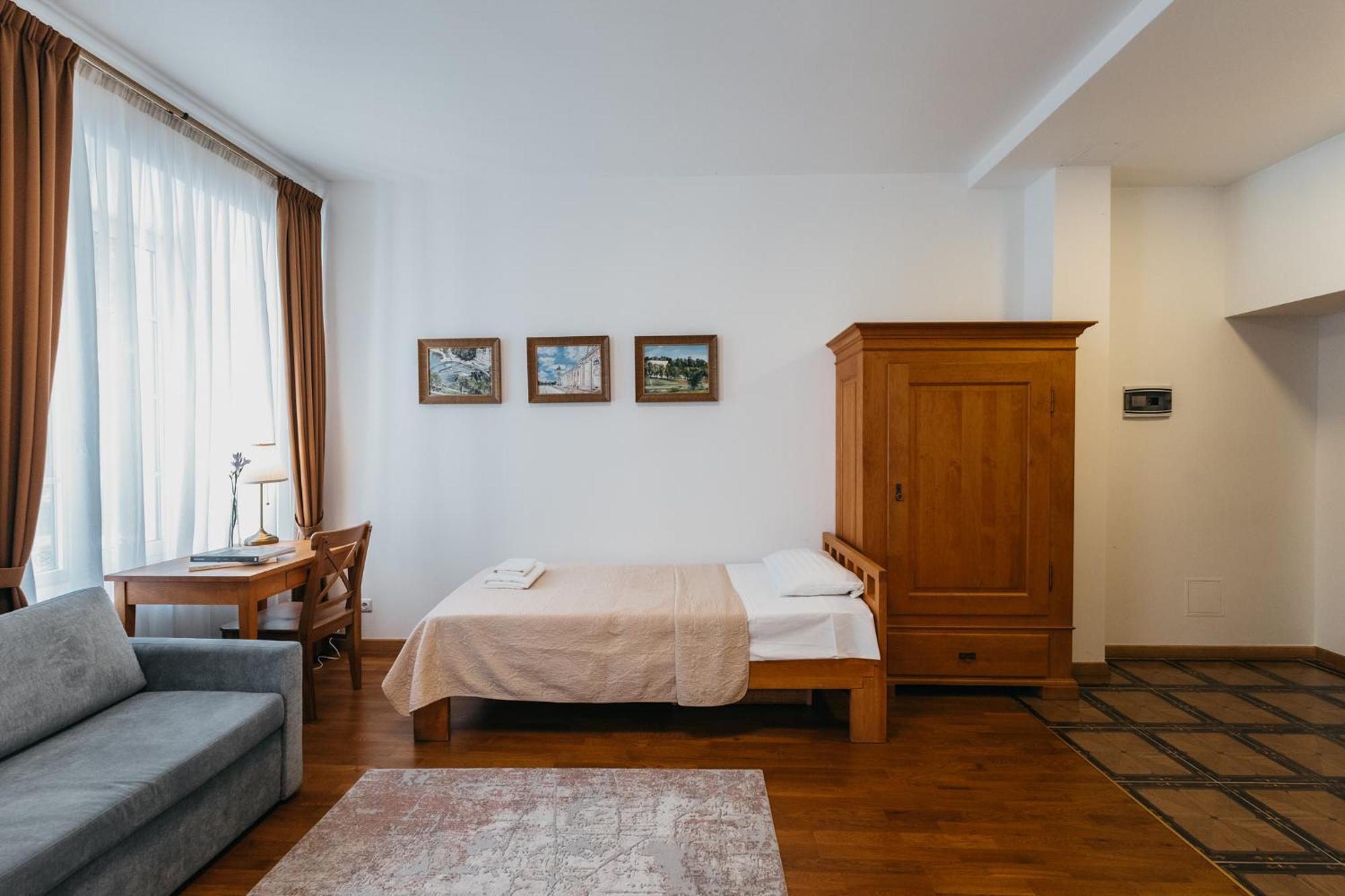Cathedral Old Town Suites Вильнюс Экстерьер фото