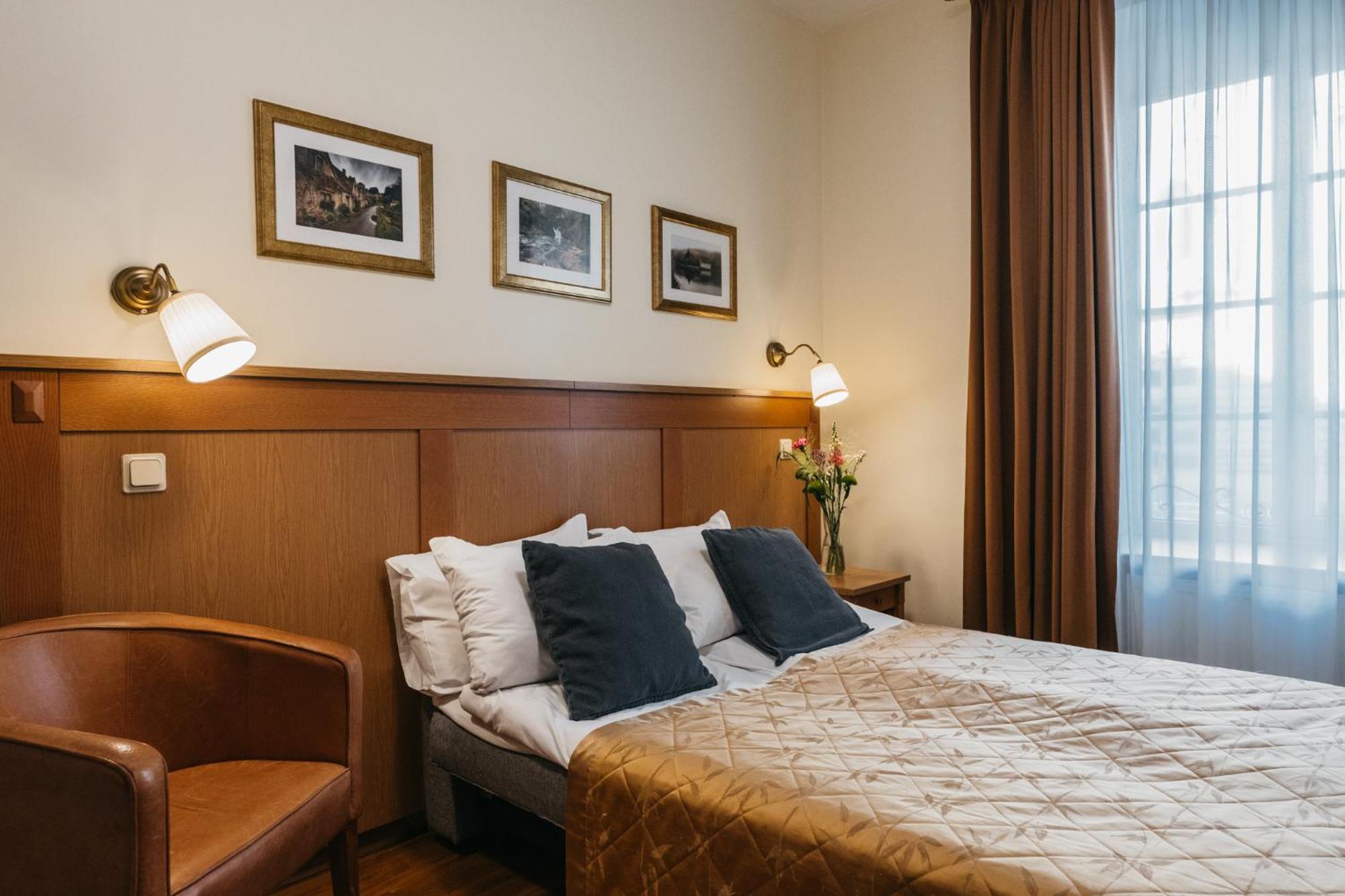 Cathedral Old Town Suites Вильнюс Экстерьер фото