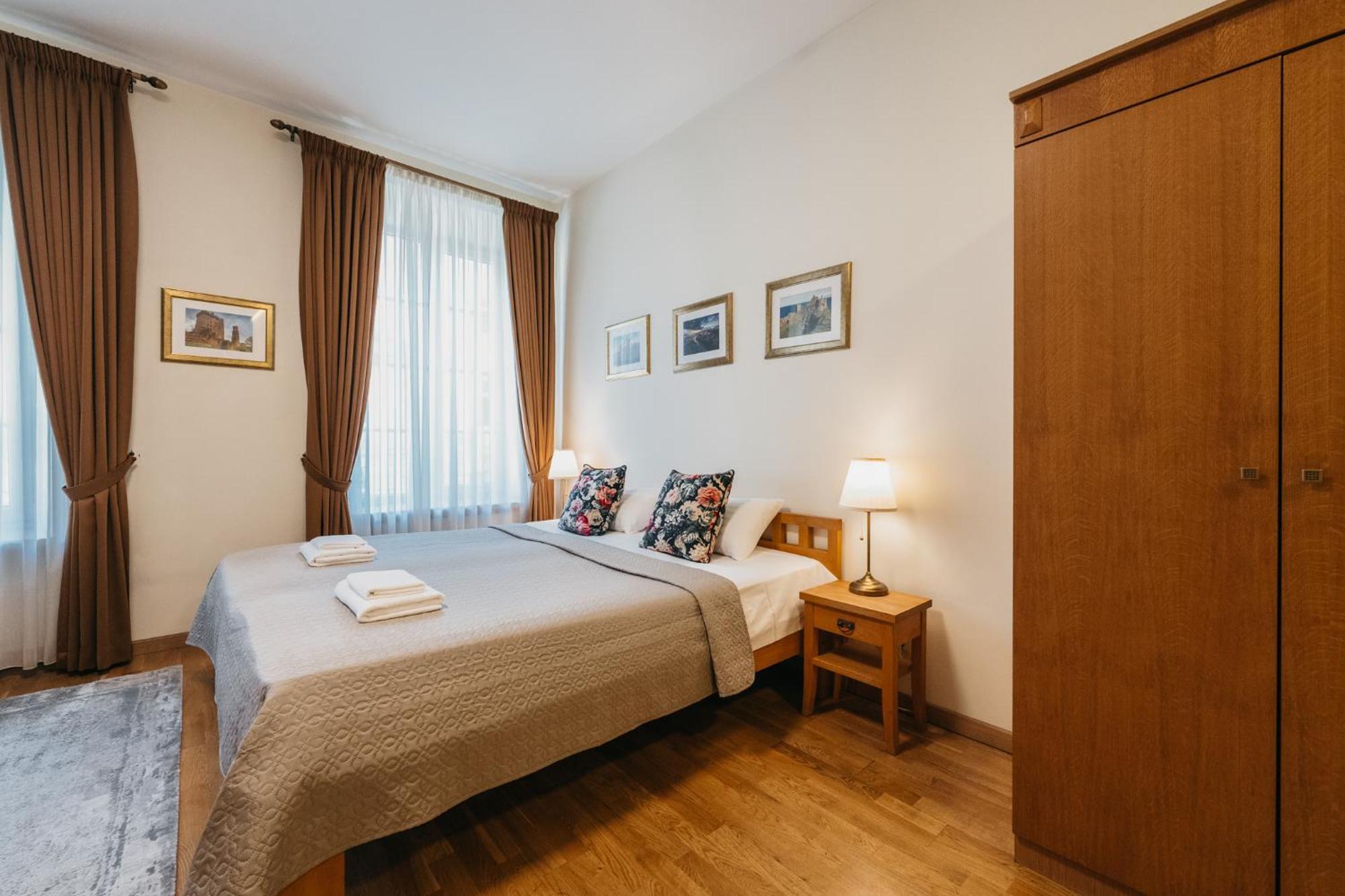 Cathedral Old Town Suites Вильнюс Экстерьер фото